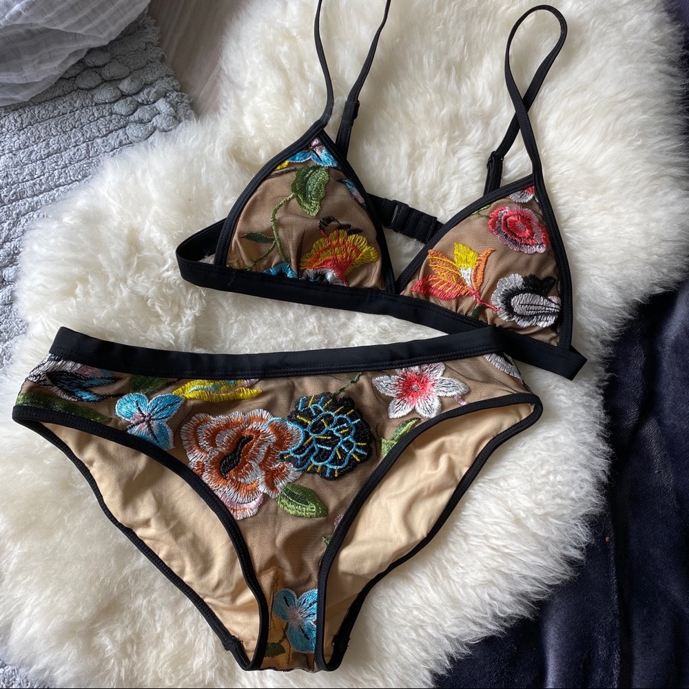 Floral lace bikini